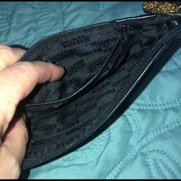 Black Michael Kors wristlet - Picture 4 of 6